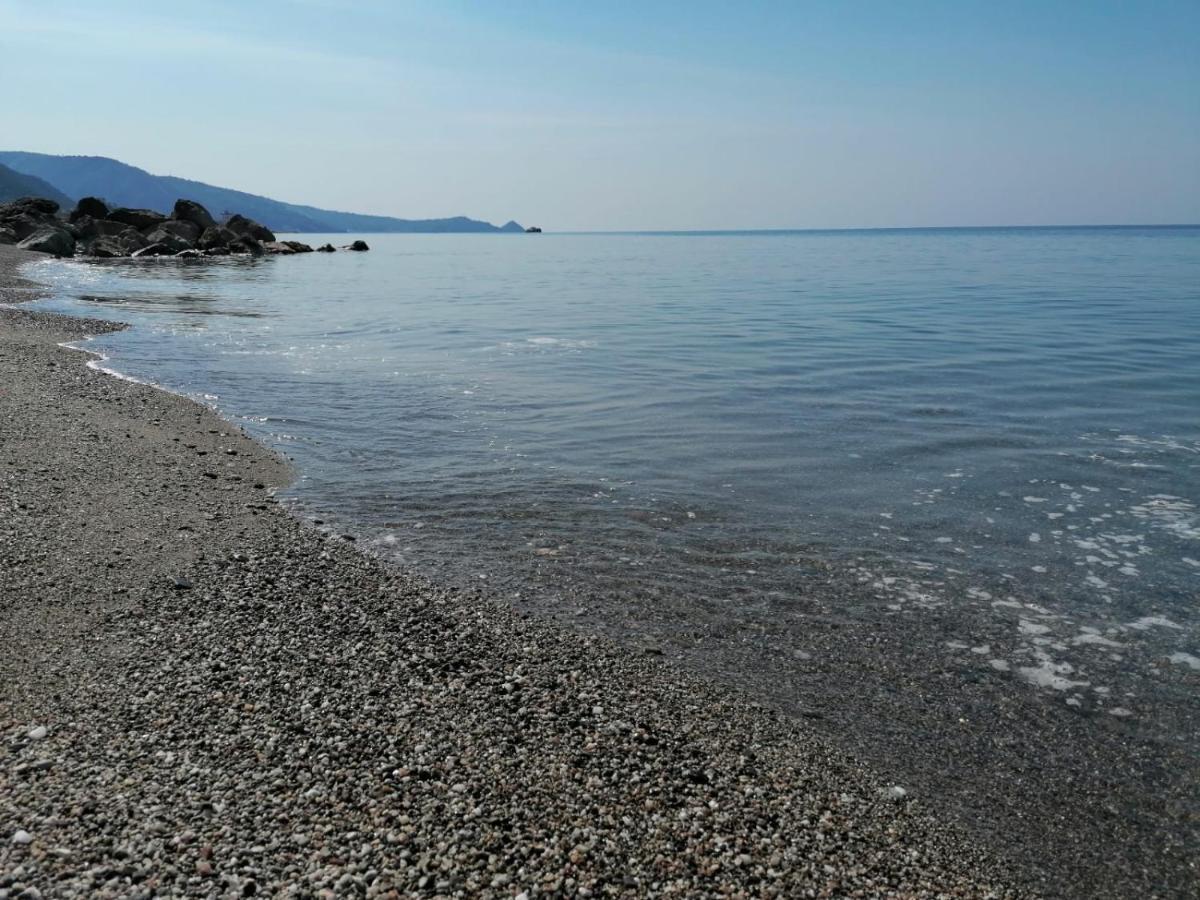 "Appartamento Del Mare Gliaca" Con Vista Isole Eolie,Ampia Terrazza,Wifi E Parcheggio Privato Gratuito Piraino Buitenkant foto