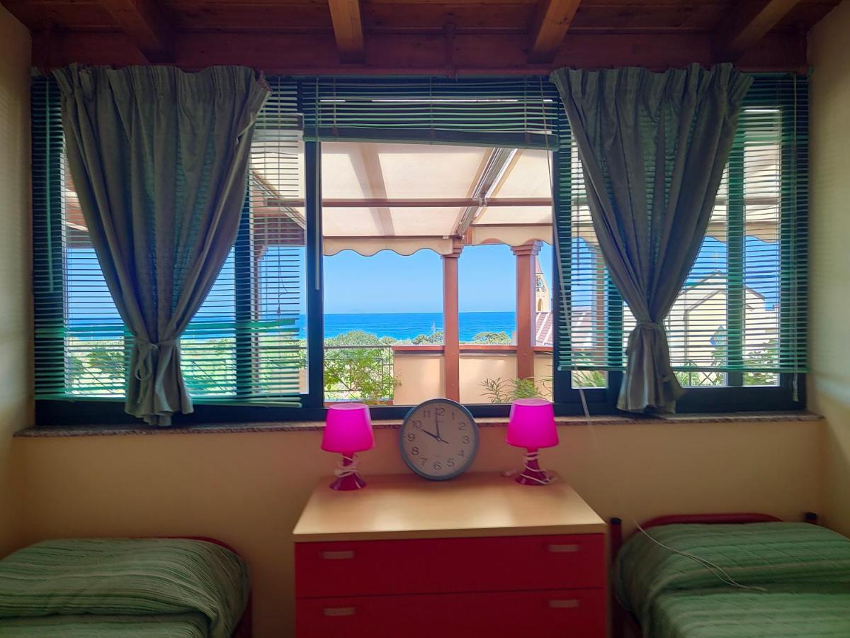 "Appartamento Del Mare Gliaca" Con Vista Isole Eolie,Ampia Terrazza,Wifi E Parcheggio Privato Gratuito Piraino Buitenkant foto